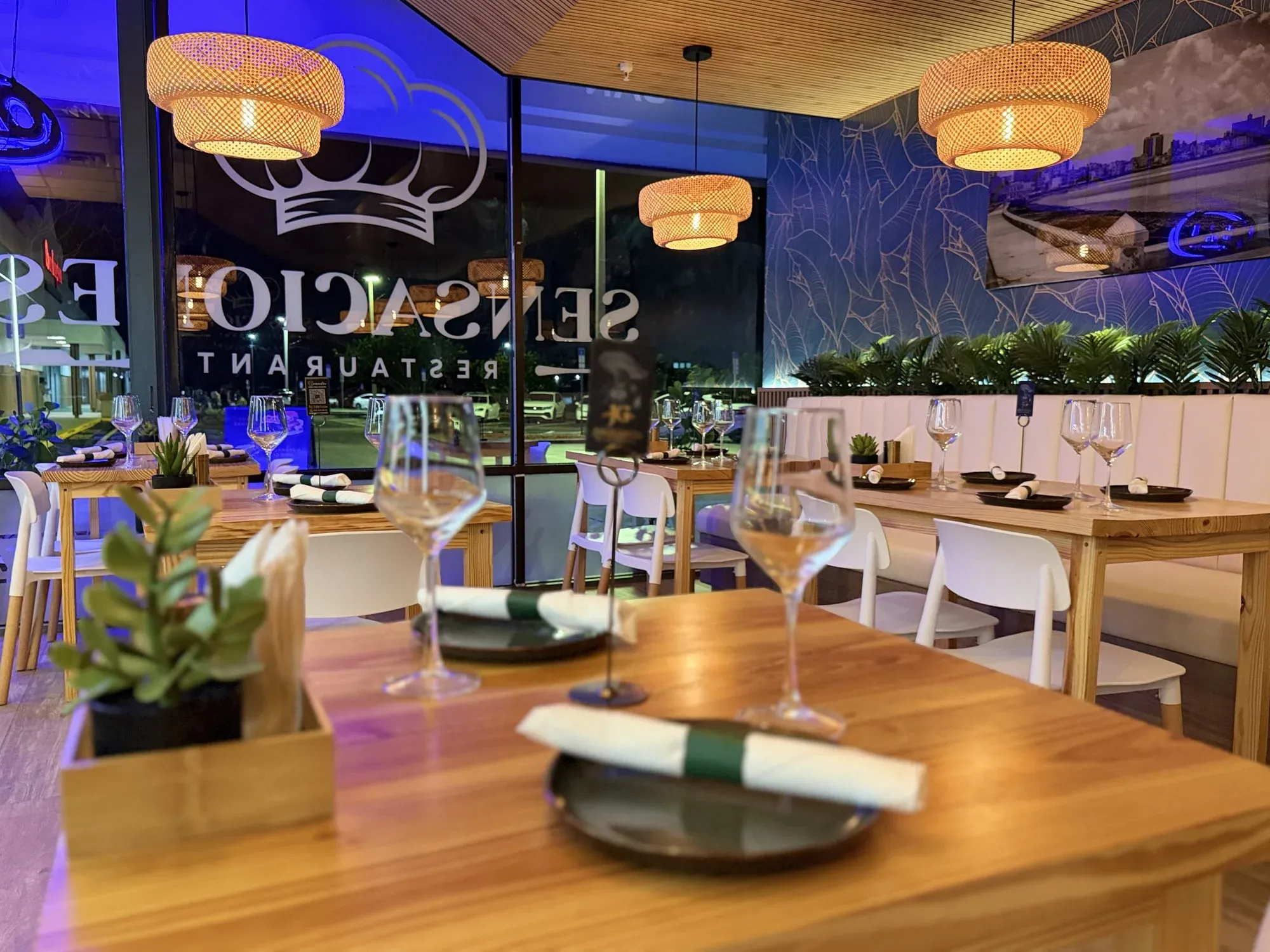 Artistic decor accents at Sensaciones restaurant