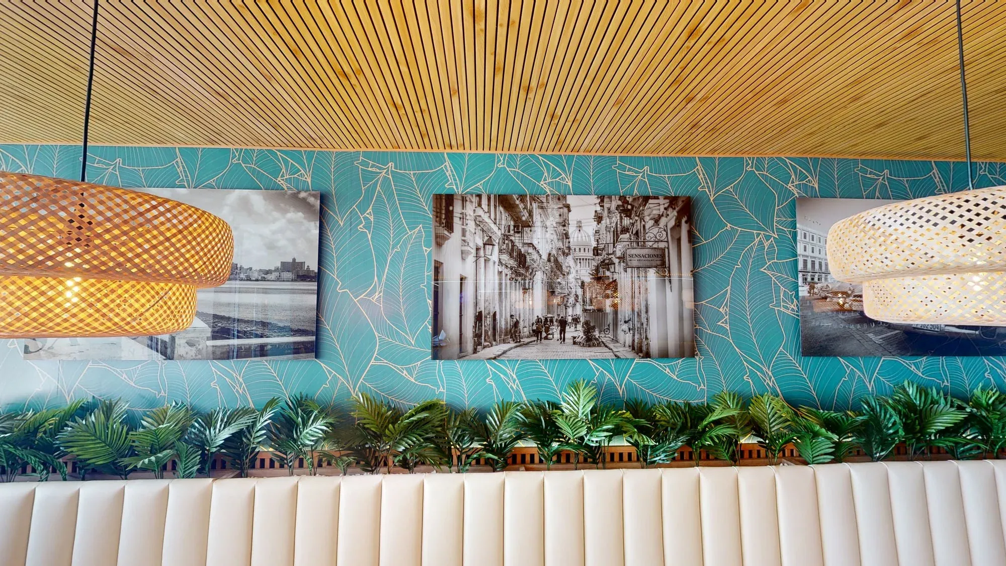 Table seating at Sensaciones, Cuban restaurant in Fort Myers